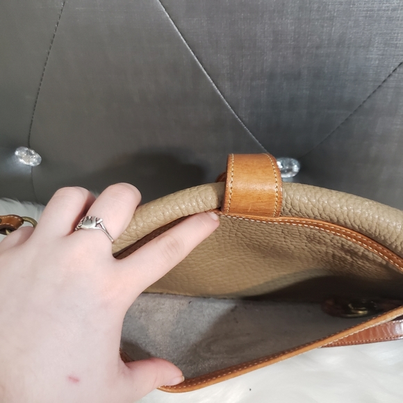 Dooney & Bourke crossbody tan/brown all leather - Picture 4 of 12